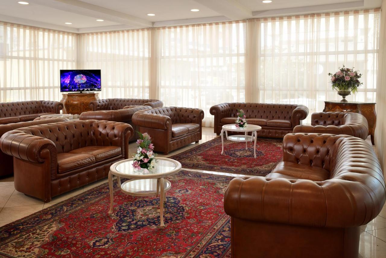 רימיני Hotel Gaston מראה חיצוני תמונה